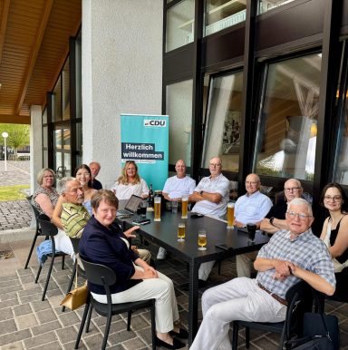 12.08.26: Bei der Bürgersprechstunde / offenen Vorstandssitzung der CDU Windhagen. (mit MdL Jürgen Schmied)