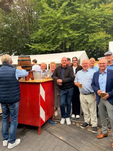 21.08.26: Beim Fassanstich der Kirmes in Windhagen